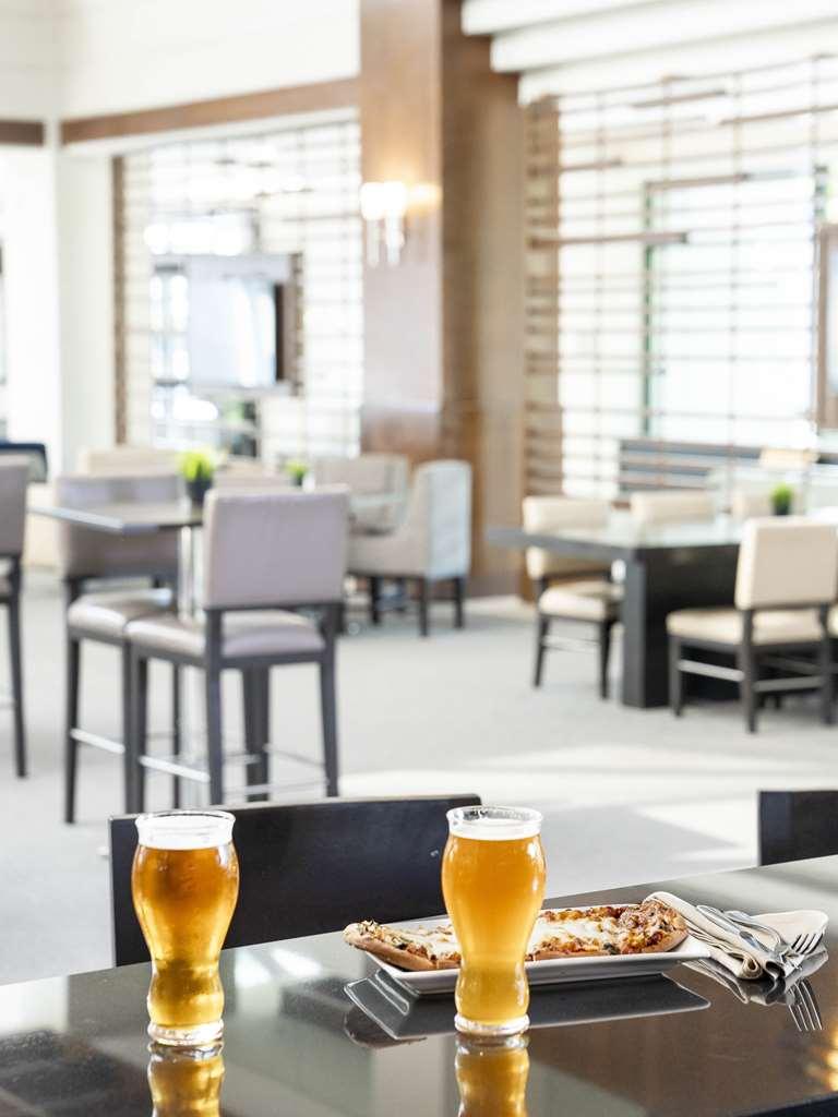 Hyatt Regency Near Naperville 3*