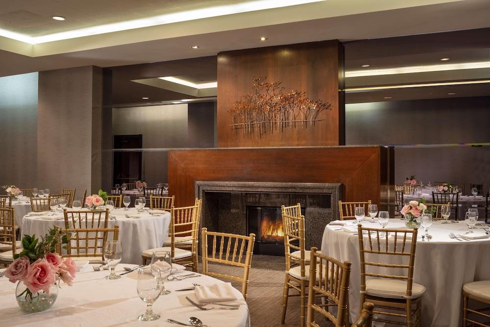 Hyatt Regency Near Naperville Hotel